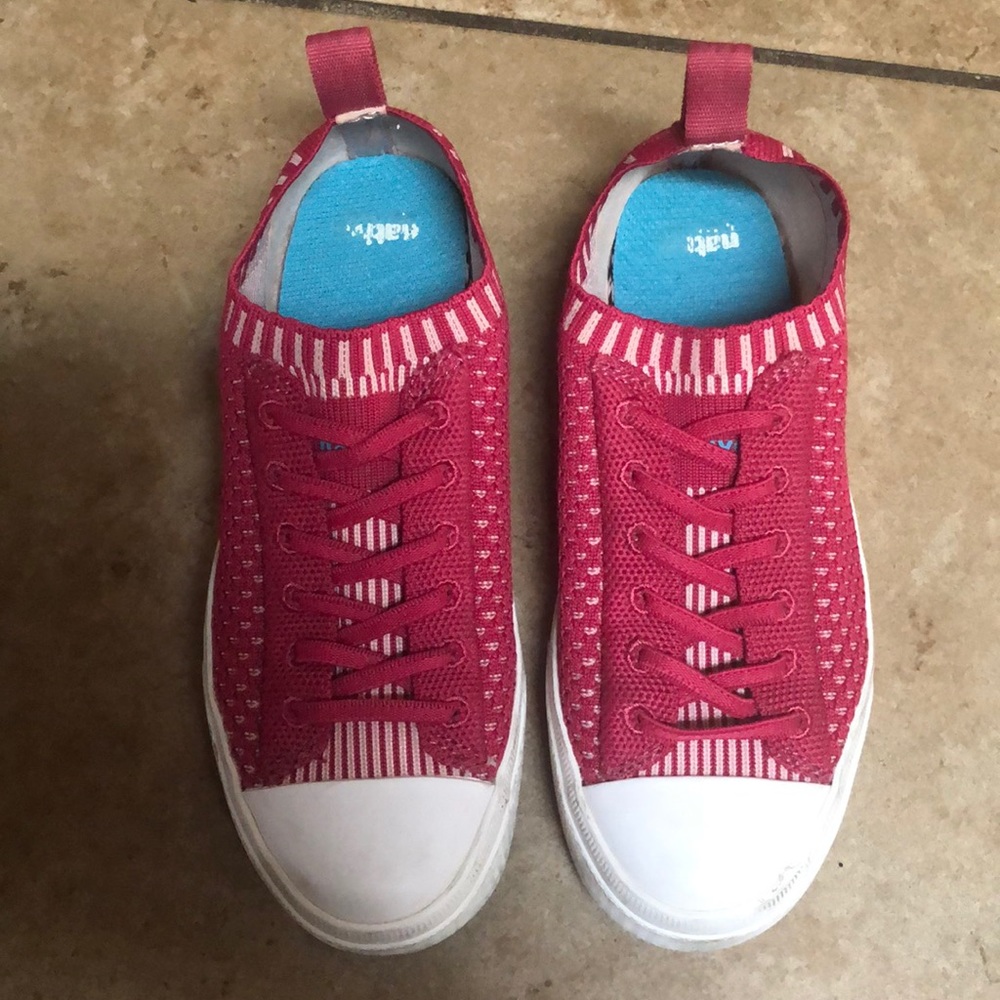 Used Native sneaker size J2